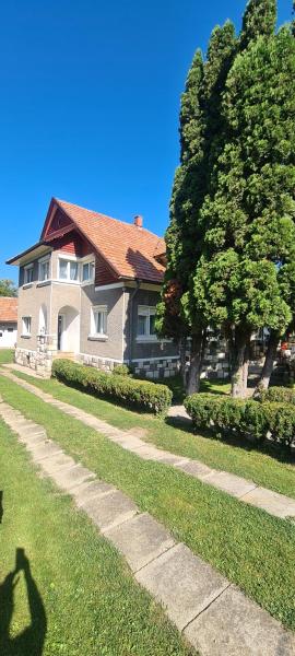 Petit Castel